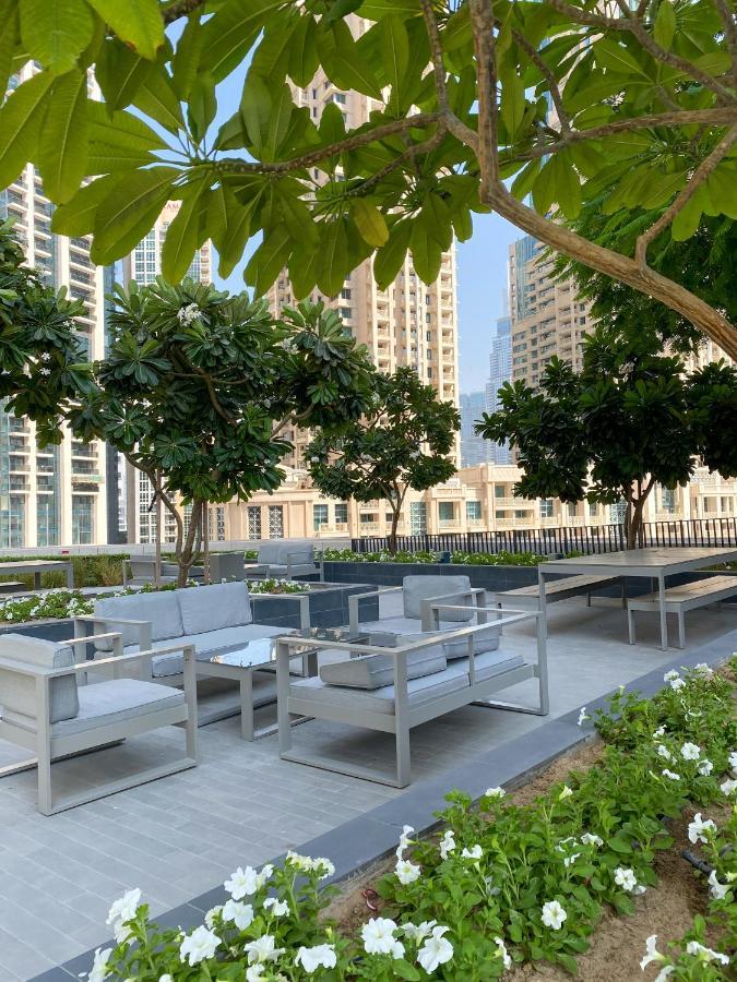 דובאי Higuests - Elegant Apt With Terrace Minutes From Burj Khalifa מראה חיצוני תמונה