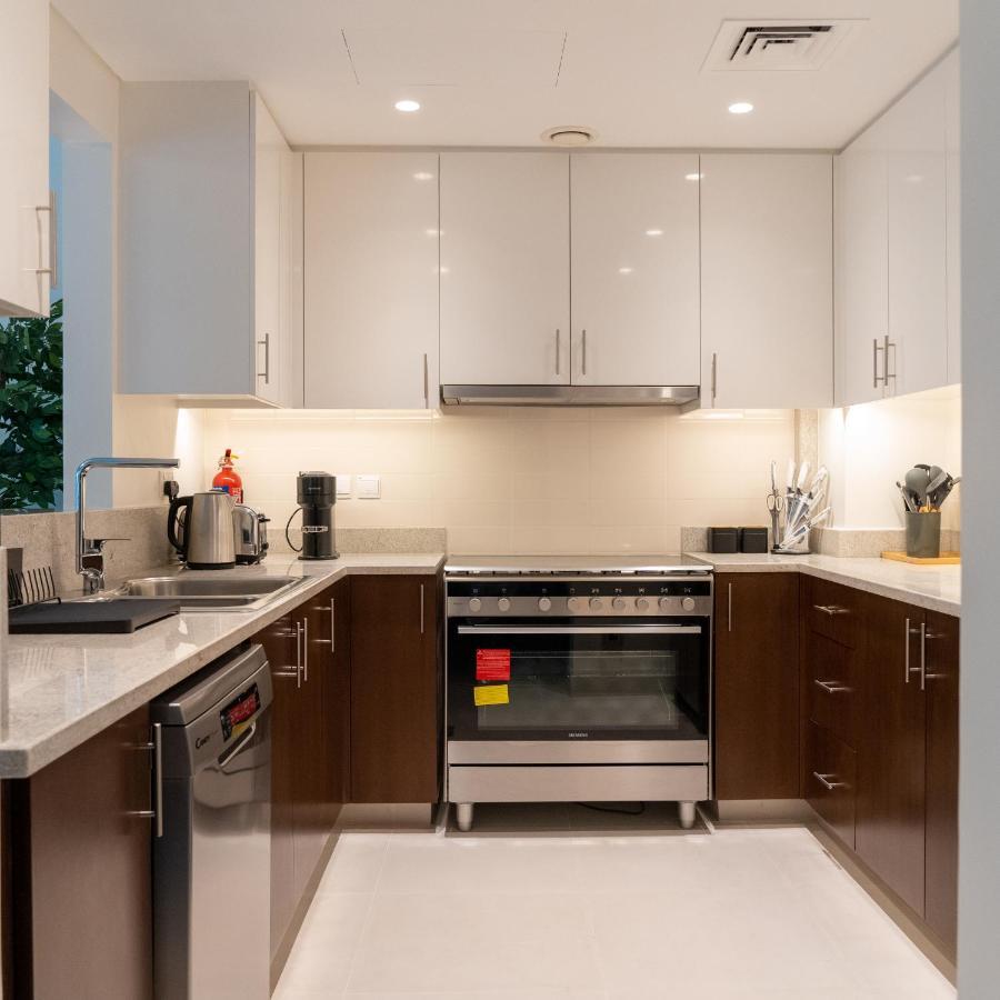 דובאי Higuests - Elegant Apt With Terrace Minutes From Burj Khalifa מראה חיצוני תמונה